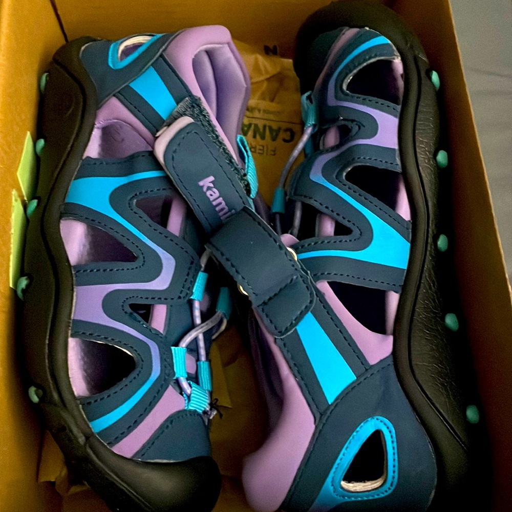 Brand new kamik sandals size 13
